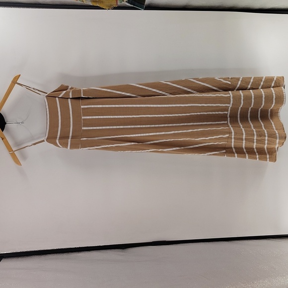 Petal & Pup Dresses & Skirts - PETAL & PUP Brea Maxi Dress Medium Tan And White